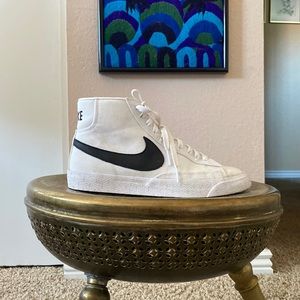 Nike Blaze white canvas high top, 7.5. Excellent condition!